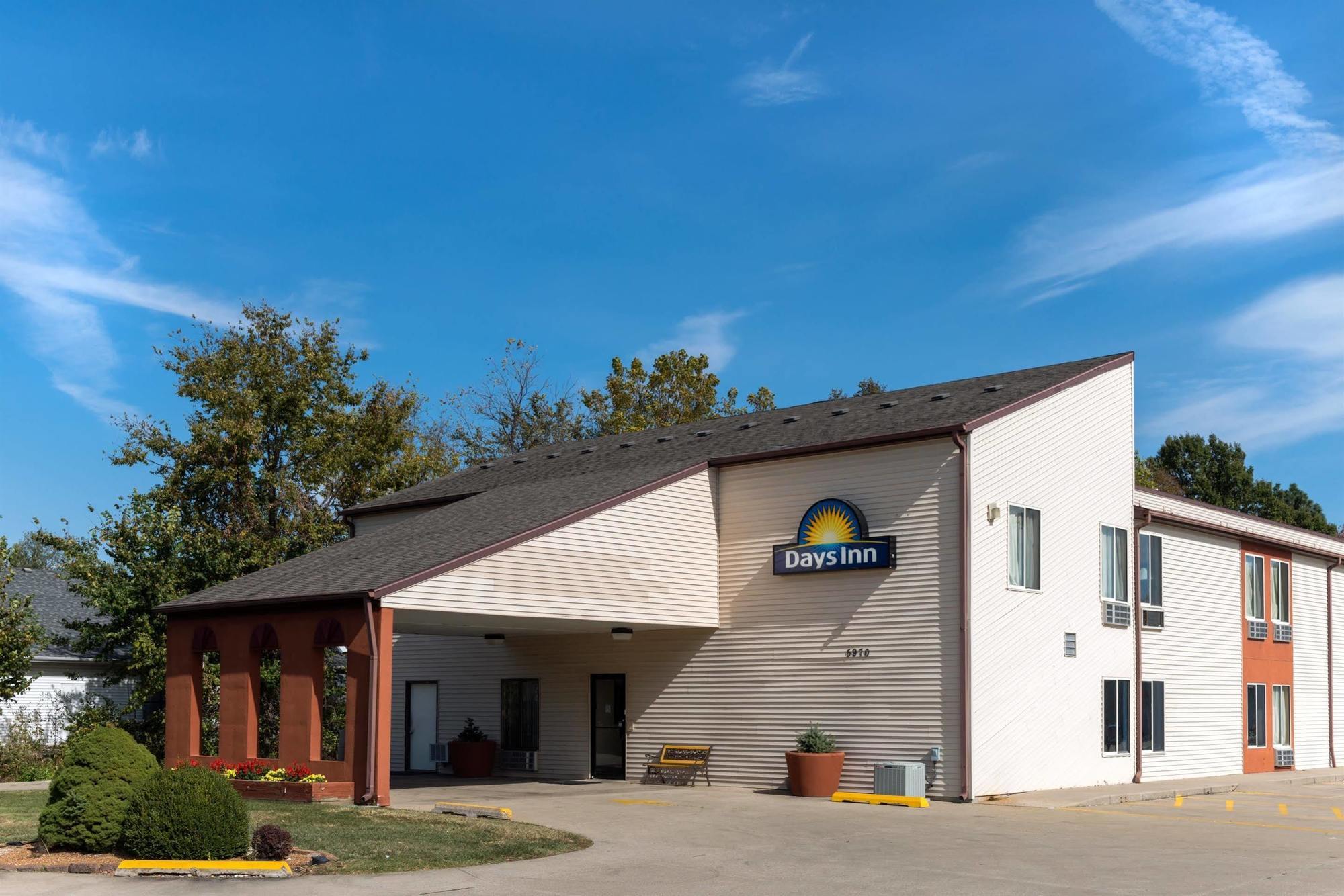 Days Inn By Wyndham Springfield Exterior foto